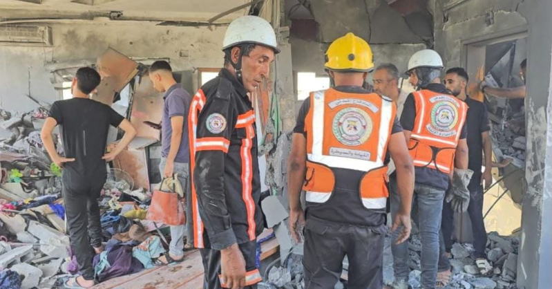 "دفاع مدني" غزة تحذر الفلسطينيين من مناطق خطرة في القطاع 1 12