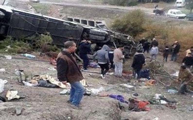 إقليم بني ملال ..حادث انقلاب حافلة لنقل المسافرين. مصرع شخص وإصابة 51 آخرين 1 OIP 5 2