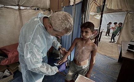 أمراض وبائية "تحرق الجلد" وتقتل الأطفال في مخيمات النزوح جنوبي غزة 1 th 2