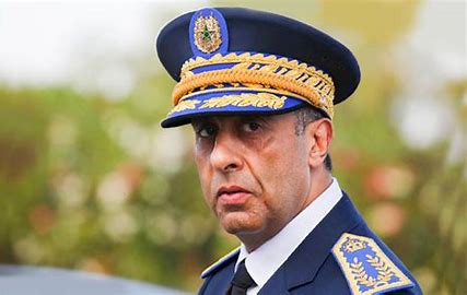 عبد اللطيف حموشي يمنح ترقية استثنائية في الرتبة لشرطي بعد تعرضه لحادث سير اثناء مزاولة مهامه 1 OIP 3