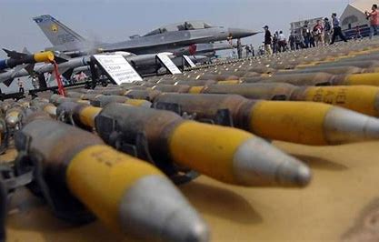 مسؤول في وزارة الخارجية البريطانية يستقيل بسبب مبيعات الأسلحة لإسرائيل 1 OIP 8 3