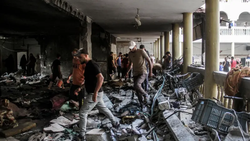 تنديد واسع بقصف مدرسة "التابعين" شرق غزة 3 b00a74e0 5720 11ef aebc 6de4d31bf5cd.jpg