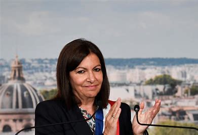 عمدة باريس تشيد بقرار فرنسا دعم سيادة المغرب على صحرائه 1 telecharger 10