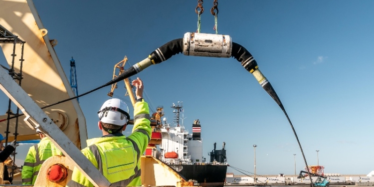 شروع “إكسلنكس” جسر الطاقة الخضراء الجريء الذي سيعيد تشكيل مشهد الطاقة الأوروبي 1 كابل 750x375 1