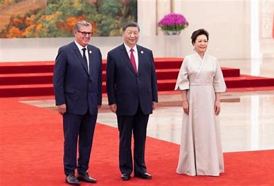 أخنوش يحضر حفل استقبال أقامه الرئيس الصيني شي جينغ بينغ على شرف المشاركين في منتدى التعاون الصيني – الافريقي 1 OIF 2