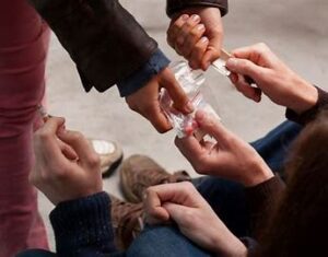 OIP-3-300x235 قطاع التعليم: شراكة فعالة مع المديرية العامة للأمن الوطني لمكافحة العنف و المخدرات.