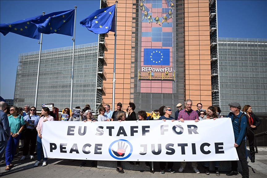 بروكسل.. وقفة صامتة ضد سياسة الاتحاد الأوروبي تجاه الأراضي الفلسطينية المحتلة 1 thumbs b c 1dc439072af89fb59701927d140cb5c6