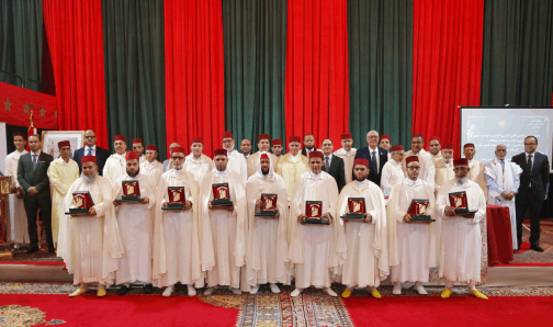 العيون.. تتويج الخطباء الفائزين بجائزة المجلس العلمي الأعلى للخطبة المنبرية بالجهات الجنوبية الثلاث 1 العيون تتويج الخطباء الفائزين بجائزة المجلس العلمي الأعلى للخطبة المنبرية