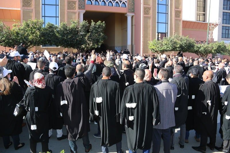 المحامون يعودون إلى قلاعهم بالمحاكم المغربية 1 285be8823a