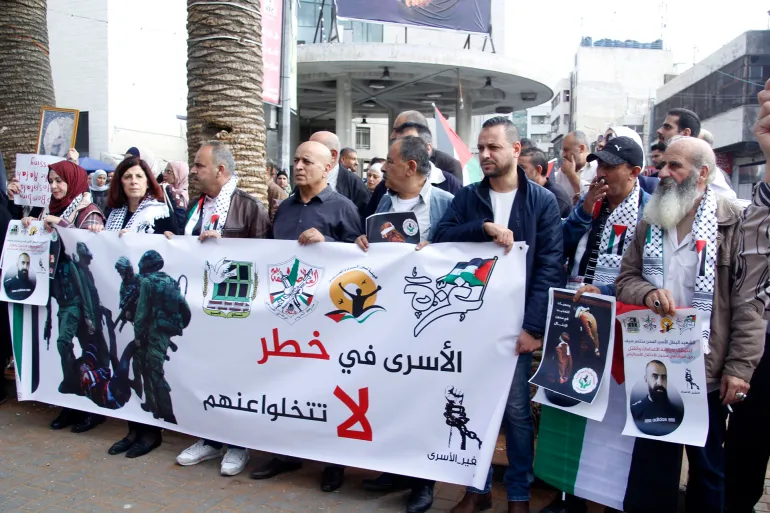 انتظار وترقب لصفقة تبادل.. أعداد الأسرى الفلسطينيين. 1 004 1700485679