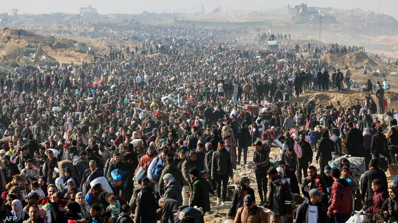 عودة مئات الآلاف من الفلسطينيين إلى مدينة غزة مستمرة. 1 1 1772555