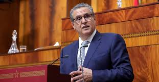 أخنوش: الحكومة تسعى إلى تحسين منتجات الصناعة التقليدية من أجل تسليط الضوء على أصالة الهوية الوطنية وتلبية احتياجات السياح القادمين لمنديال 2030 3 اخنوش