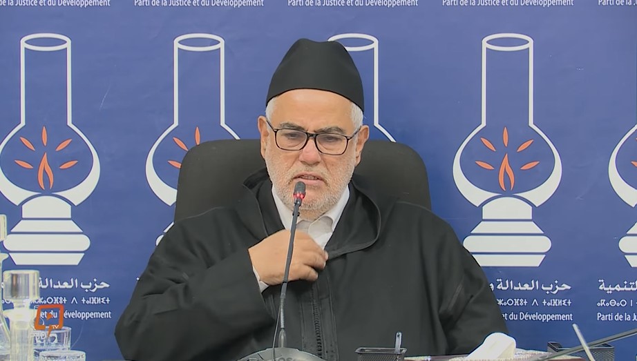 بنكيران يتحدث عن "مقترحات مدونة الأسرة" ويصفها بأنها خطة ستؤدي إلى تدمير الأسرة. 13 حرق المصحف