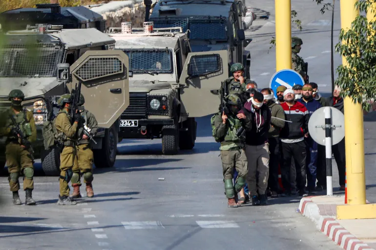 الاحتلال يقتحم مناطق عدة بالضفة الغربية 1 GettyImages 2181386287 1733723747