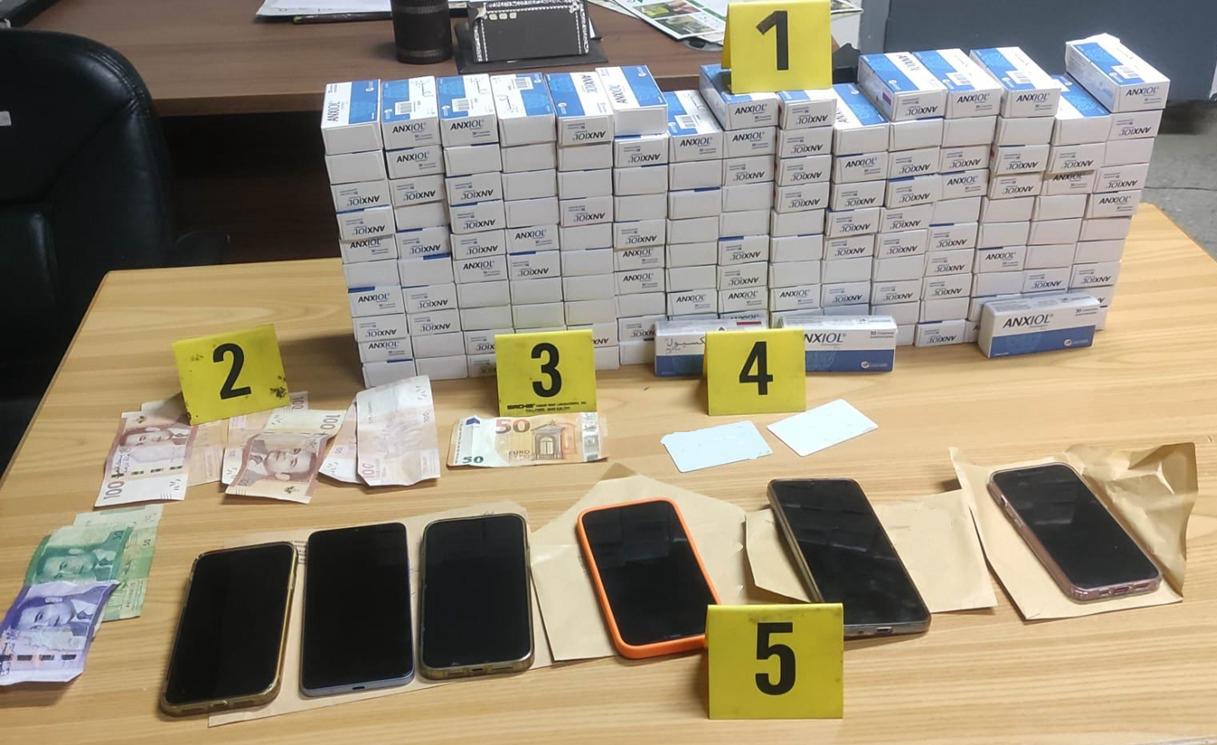 أمن الخميسات: حجز 4500 قرص مخدر ومبالغ مالية بالعملة الوطنية والأجنبية و توقيف 4 أشخاص 1 WhatsApp Image 2025 02 11 a 12.49.51 3f319522