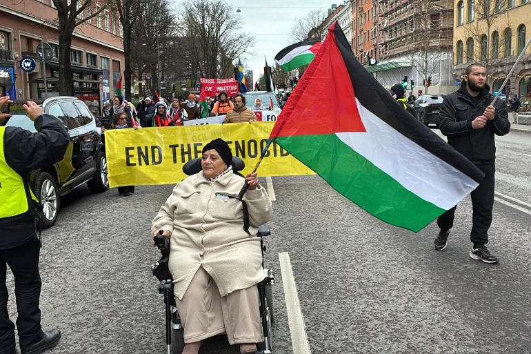 احتجاجات في عدة مدن أوروبية تطالب بإنهاء الهجوم على غزة. 10 GettyImages 2210333402 1745081050