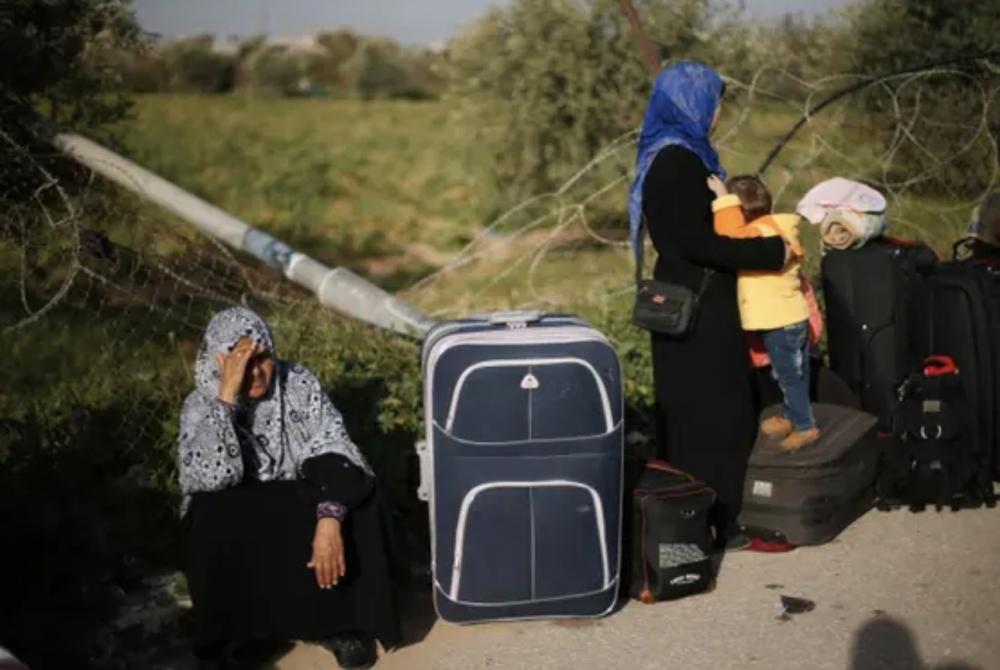 غزة.. وفقًا لـ "الإعلام الحكومي": أنباء الهجرة من غزة تعد جزءًا من حملة "خبيثة". 6 Nm2o8