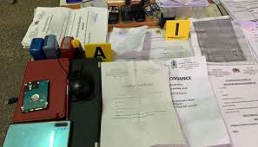 الشرطة القضائية بفاس: توقيف 15 شخصًا ينتمون إلى شبكات إجرامية متخصصة في التزوير لإنشاء شركات وهمية 1 images 4 3