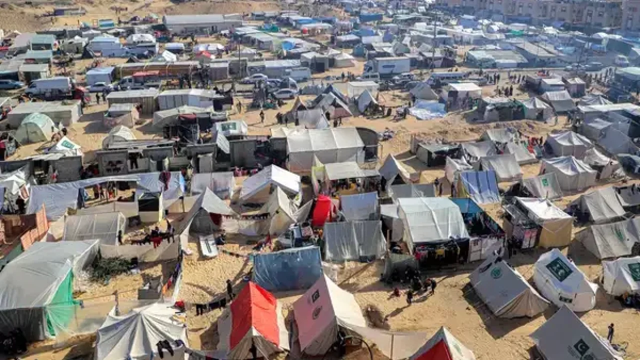 "أونروا" : 420 ألف شخص من غزة نزحوا مرة أخرى منذ بدء الحرب مجددًا. 3 خيام النازحين