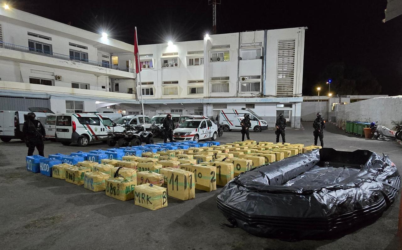 أمن اكادير: حجز أربعة أطنان و328 كيلوغرامًا من مخدر الشيرا. 1 WhatsApp Image 2025 05 03 a 11.22.08 dadd436a