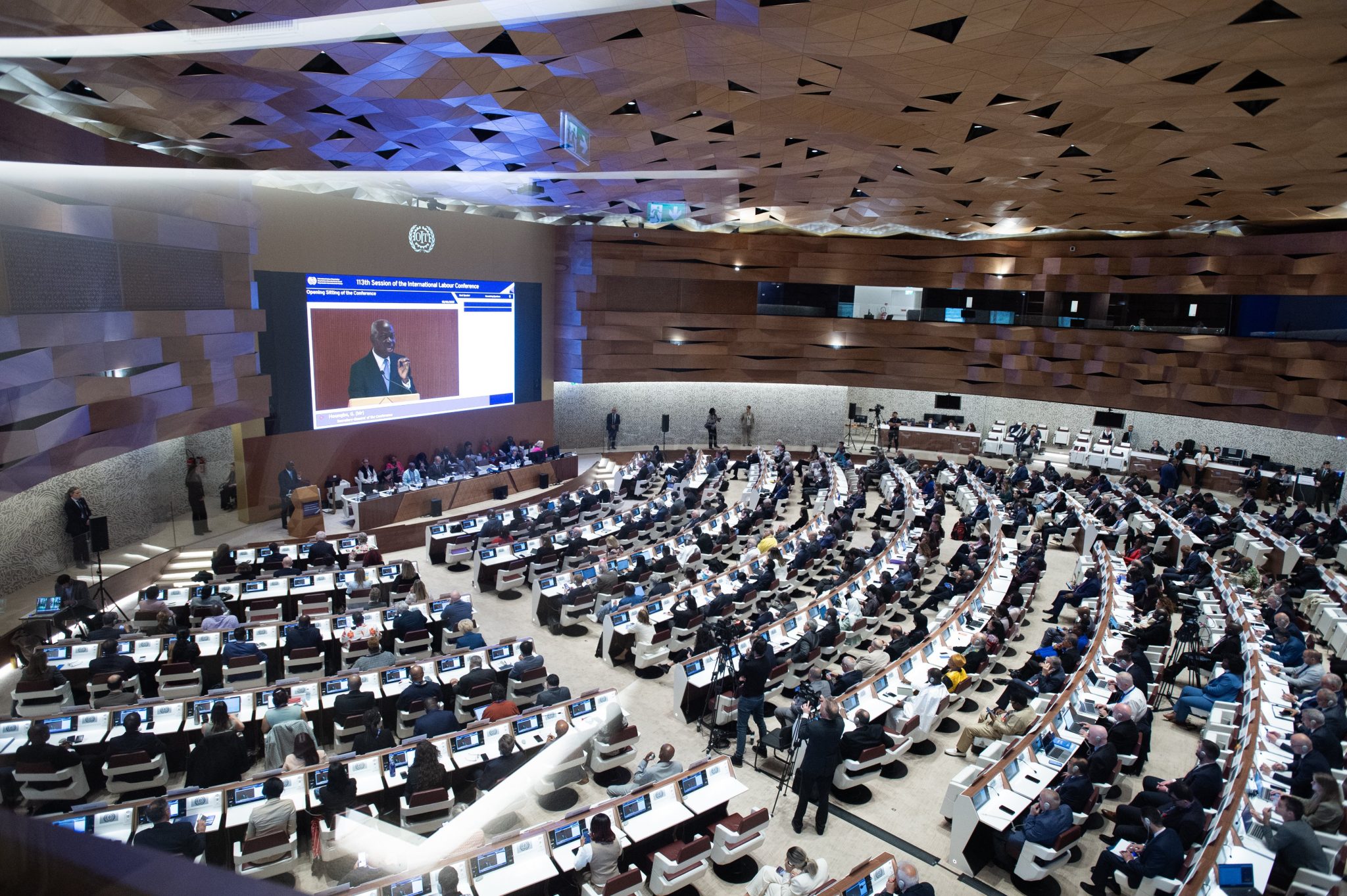 منظمة العمل الدولية ترفع عضوية فلسطين من "حركة تحرر" إلى "دولة مراقب" 1 GsciPrhWIAAZJq9 2048x1363 1