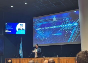 الأنتربول: انتخبت ليلى الزوين "نائبة رئيس الفريق الدولي لخبراء الإنتربول في مجال الجرائم السيبرانية". 1 الأنتربول: انتخبت ليلى الزوين “نائبة رئيس الفريق الدولي لخبراء الإنتربول في مجال الجرائم السيبرانية”.