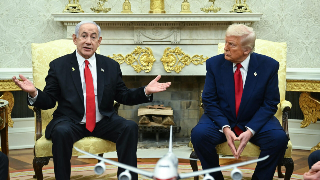 مجلة "ذي أتلانتيك": ترامب يعتقد أن نتنياهو يطيل حرب غزة لأسباب شخصية 1 000 39FN6TX
