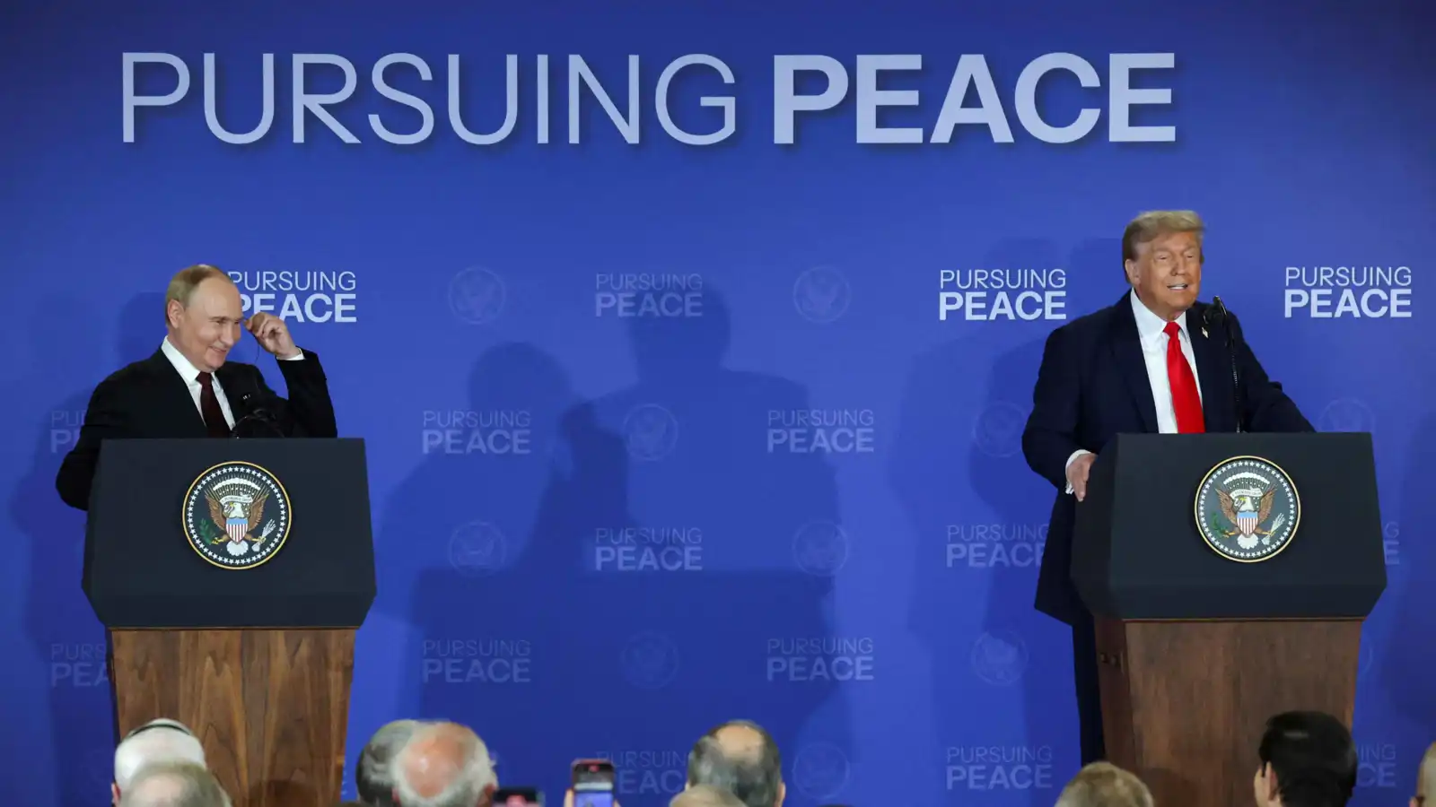 بوتين وترامب يصفان قمتهما في ألاسكا بـ "البناءة" و"المثمرة" 2 f4924f56 71cf 4b54 90af a7fbffd0f165