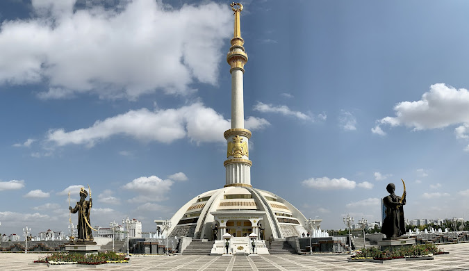 تعدّ تركمنستان من الدول التي تركز المغرب على تعزيز التعاون معها، معتبرا التعاون مع الدول غير الساحلية في إفريقيا، أولوية استراتيجية. 1 unnamed