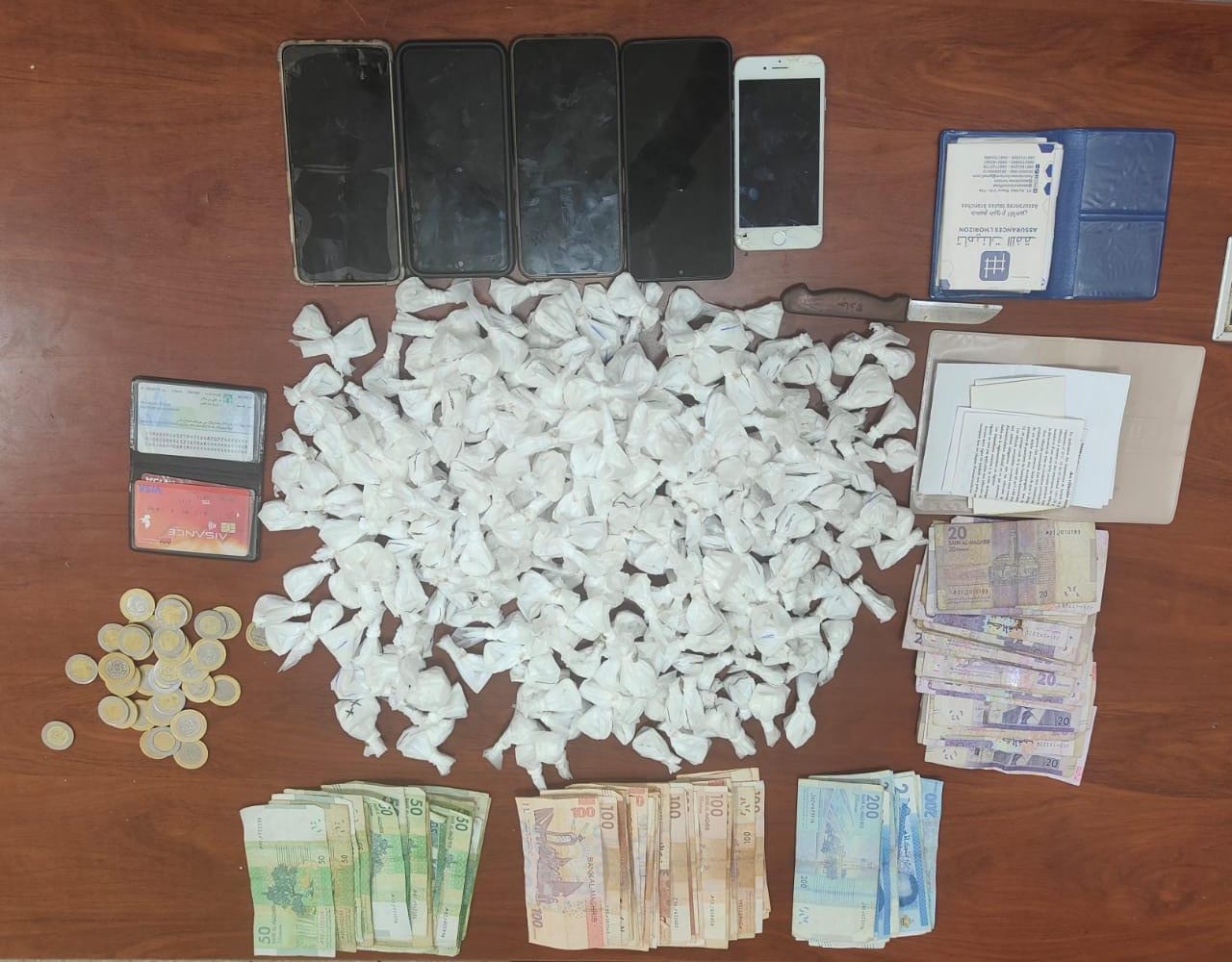 الشرطة القضائية بفاس تحبط عملية تهريب و تسقط تاجر مخدرات متلبسًا بحيازة 286 لفافة كوكايين 1 a29bfd0e dbed 44ed 8b34 09b41388503f