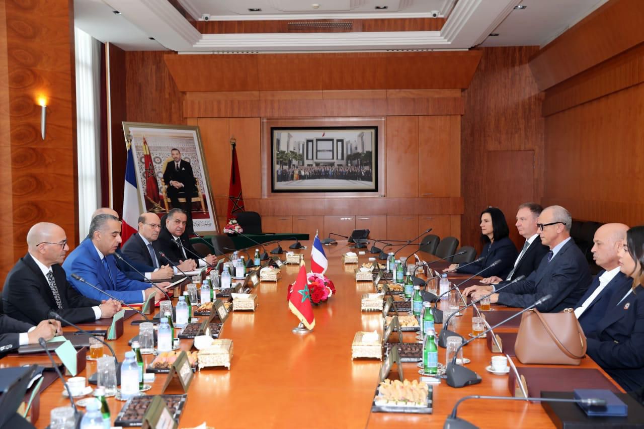 WhatsApp-Image-2025-10-29-a-12.24.49_e79c0ae1 تقوية التعاون الأمني: حموشي يوقع اتفاقية مع تجمّع شركات التأمين الفرنسية "ARGOS" لتعقب واسترجاع المركبات المسروقة