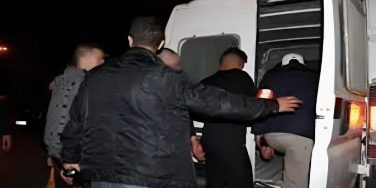 أمن سلا يلقي القبض على بارون المخدرات "موسى فلكون" المطلوب في 51 قضية إجرامية 1 أمن سلا يلقي القبض على بارون المخدرات “موسى فلكون” المطلوب في 51 قضية إجرامية