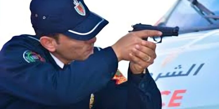 سلا: استعمال السلاح الوظيفي لتوقيف شخص مبحوث عنه هاجم الشرطة بعنف 1 سلا: استعمال السلاح الوظيفي لتوقيف شخص مبحوث عنه هاجم الشرطة بعنف
