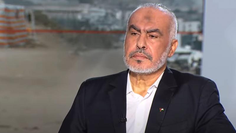 قيادي في حماس: سنلتزم بالاتفاق وإرجاع جثث الأسرى و سلاح المقاومة شرعي ووطني ضد الاحتلال 6 القيادي في حركة حماس غازي حمد