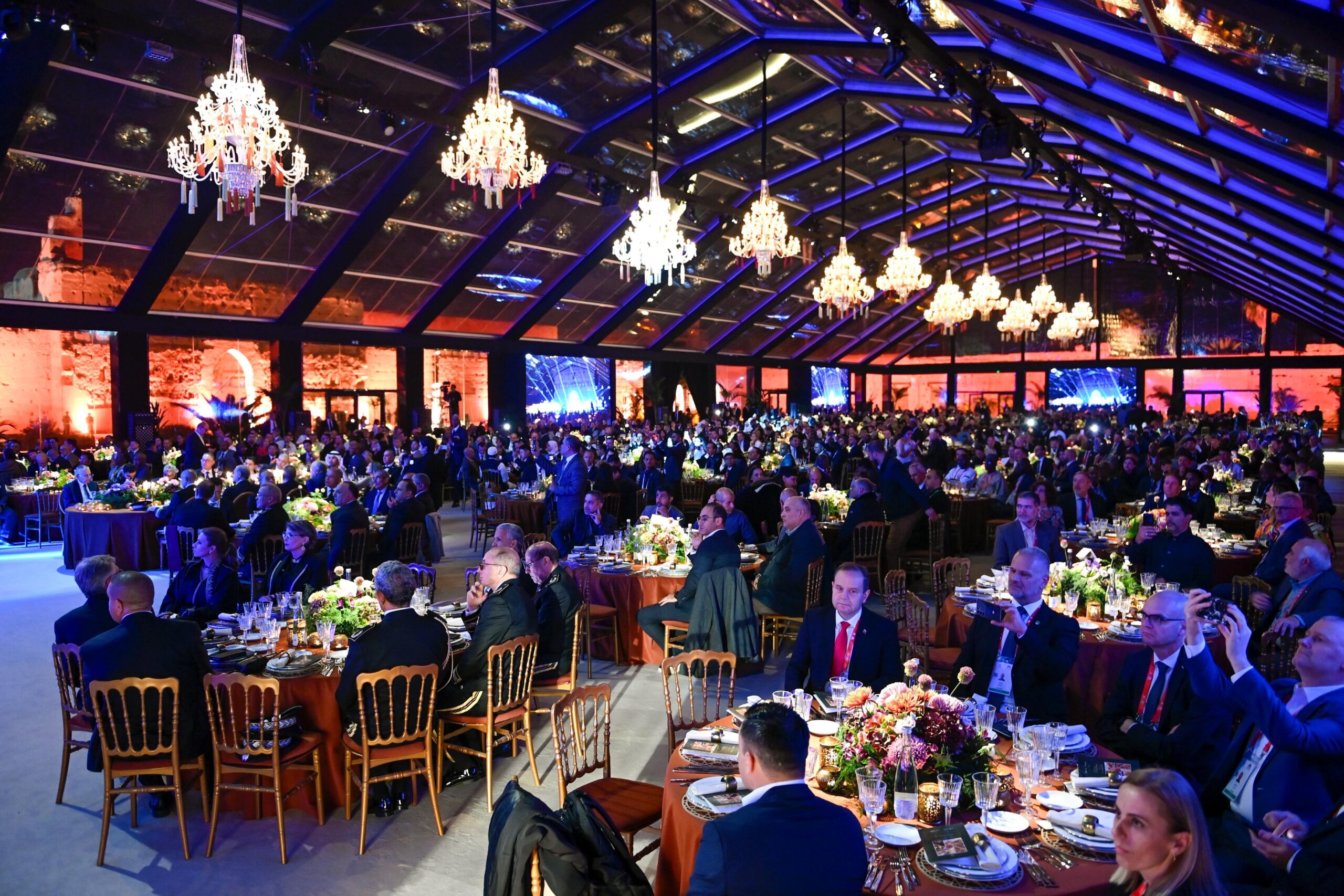 WhatsApp-Image-2025-11-26-a-22.07.28_b9aa8cd2-scaled حموشي يقيم مأدبة عشاء كبرى على شرف المشاركين في جمعية "الأنتربول" بمراكش