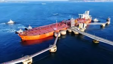 "ترامب يعلن السيطرة على نفط فنزويلا: توريد 50 مليون برميل فوراً إلى الولايات المتحدة تحت إدارته الشخصية" 2 images 27