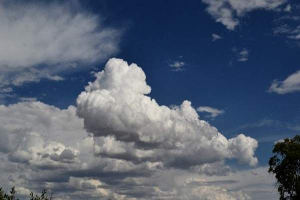 توقعات أحوال الطقس لليوم السبت بظهور سحب منخفضة مترافقة مع كتل ضبابية 1 60104404b471a