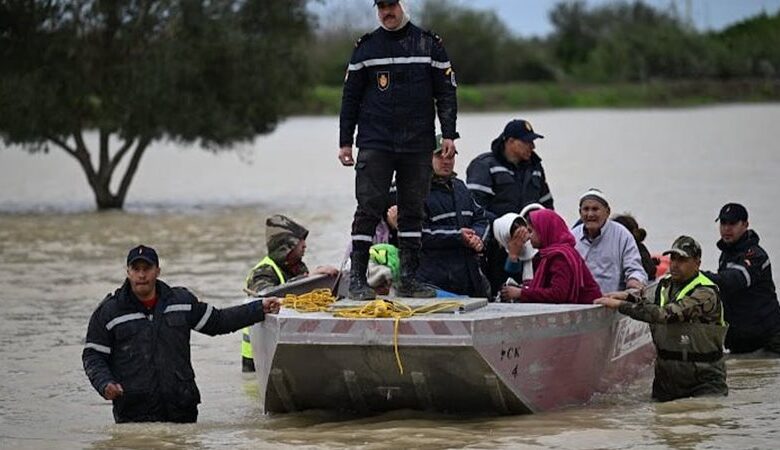 للأسبوع الثاني على التوالي، يواجه المغرب آثار الفيضانات، فيما تسعى فرق الإنقاذ جاهدة لانتشال المحاصرين. 1 619