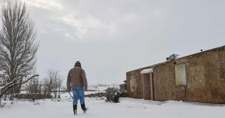 توقعات استمرار الطقس البارد وتساقط الثلوج في المرتفعات 1 ifran janvier 2017 12