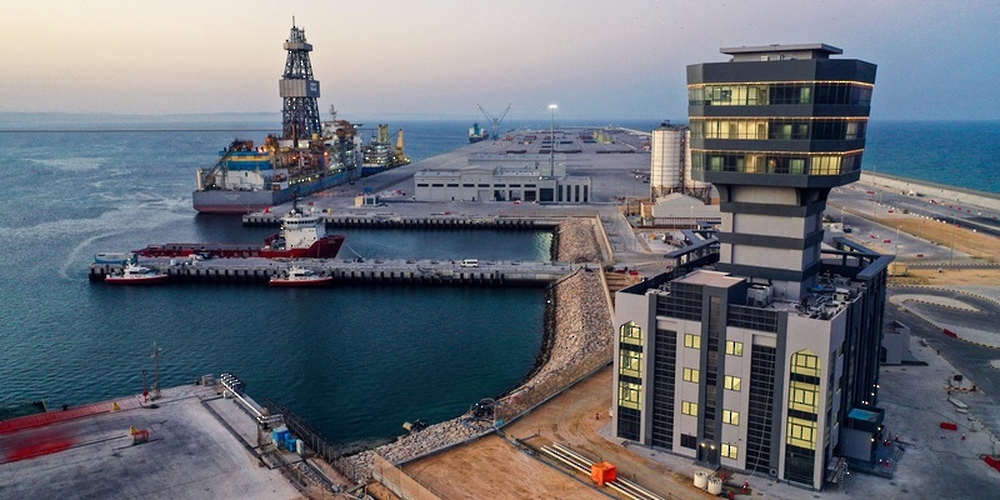 topic980993 سلطنة عمان.. تعرض خزانات الوقود بميناء الدقم التجاري لاستهداف بطائرات مسيرة