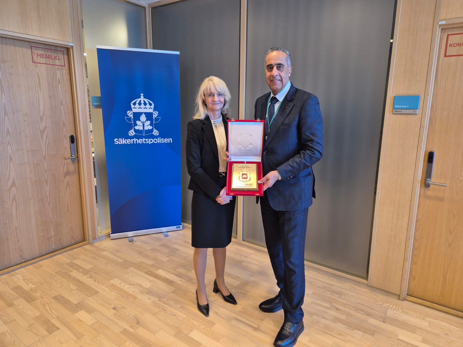 WhatsApp-Image-2026-04-21-at-15.18.46 المغرب والسويد يوقعان "ميثاقاً أمنياً" تاريخياً.. حموشي في استوكهولم لتعزيز الشراكة العابرة للقارات.