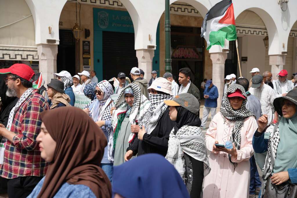 مشاركة-نساء-المسيرة1 الرباط: بصمة المرأة المغربية في المسيرة الشعبية الاحد 19 ابريل