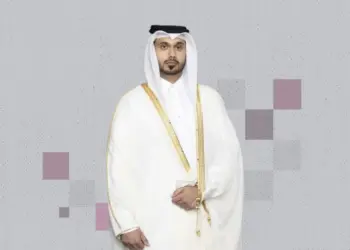 الحكومة القطرية تصدر ضوابط خاصة بالزي الرسمي والمظهر العام للقطريين و الأجانب