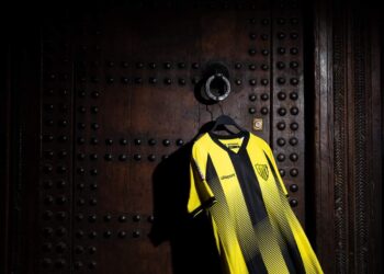 المغرب الفاسي يقدم قميصه الجديد