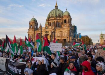 ألمانيا.. مسيرة حاشدة استنكارا لاستمرار العدوان على غزة والضفة