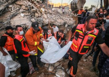 شهداء وجرحى بعد استهداف الاحتلال مجموعة من الفلسطينيين شمال قطاع غزة