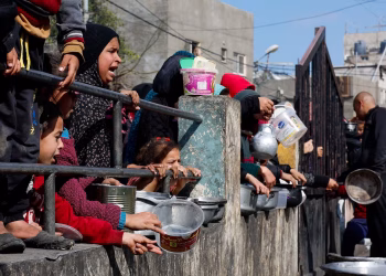 “الأورومتوسطي”: 70 ألف فلسطيني دون طعام أو شراب في شمال غزة