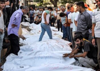 13 شهيدا جراء قصف الاحتلال المتواصل على قطاع غزة منذ فجر اليوم الاحد