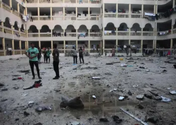 15 شهيدا في قصف الاحتلال لمدرستين تؤويان نازحين في غزة