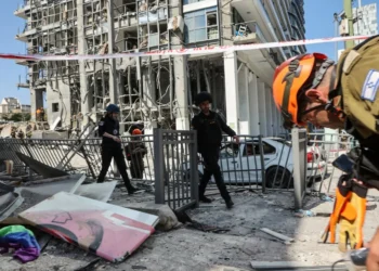 “الحرس الثوري”: بدء جولة جديدة من عملية “وعد صادق 3″، مستهدفة بدقة مراكز القيادة التابعة للاحتلال.